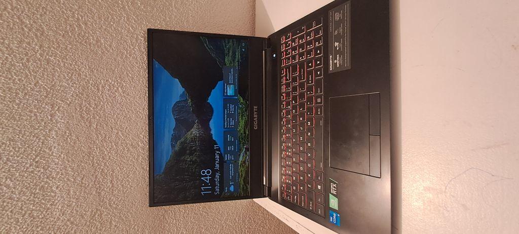 Gejmeraki laptop GIGABYT
