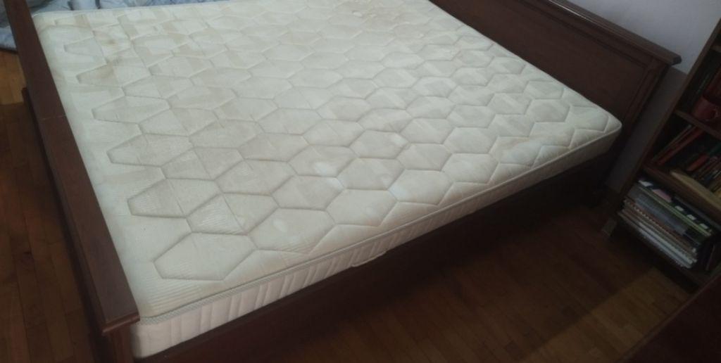 Prodajem krevet dimenzija 2 x 1,40 sa dusekom