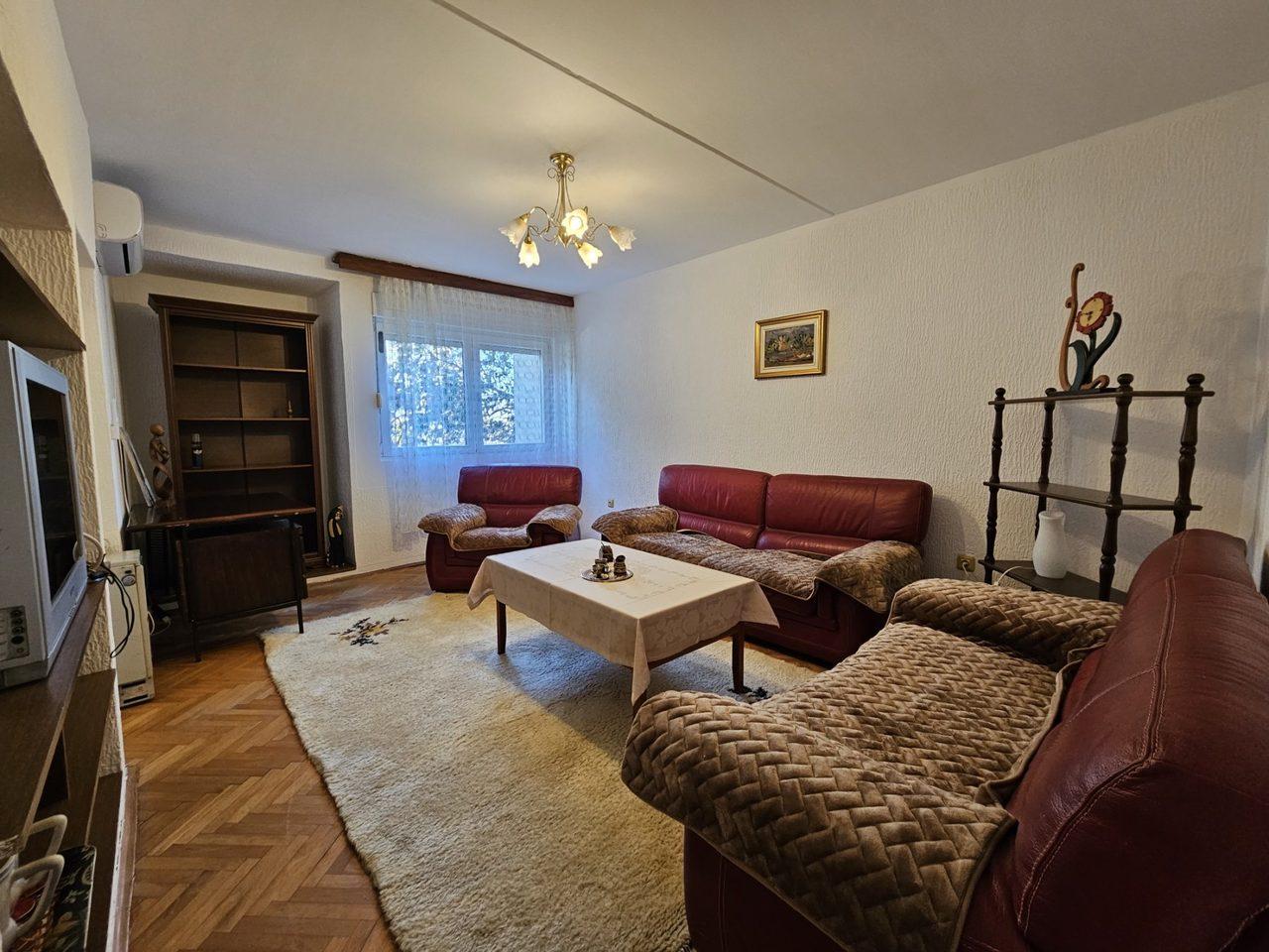 Prodajem kožnu garnituru