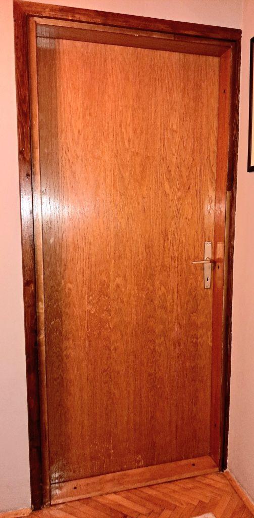 Prodajem očuvana vrata 80cm