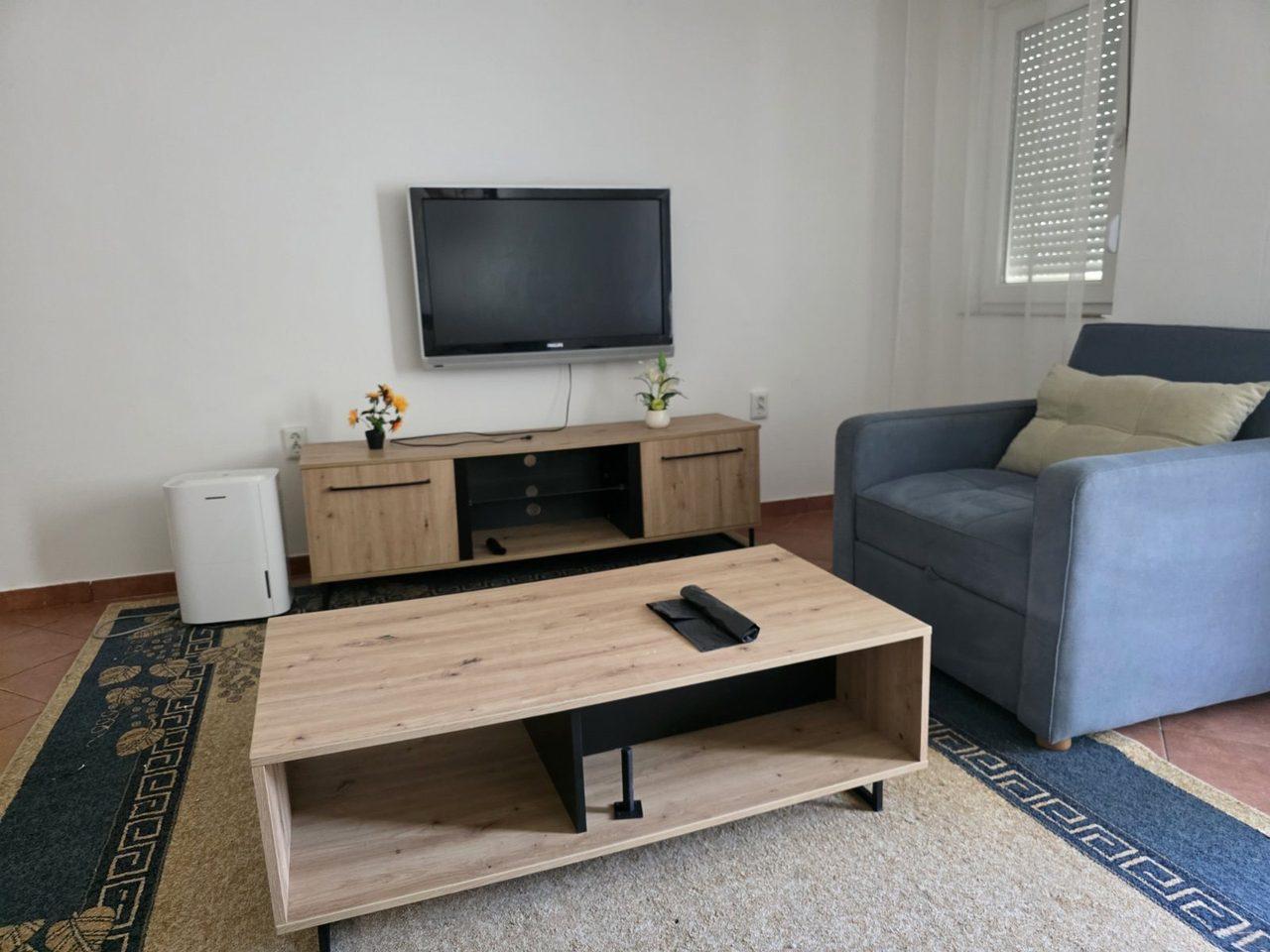 Prodajem dvosoban stan 61m2, Budva