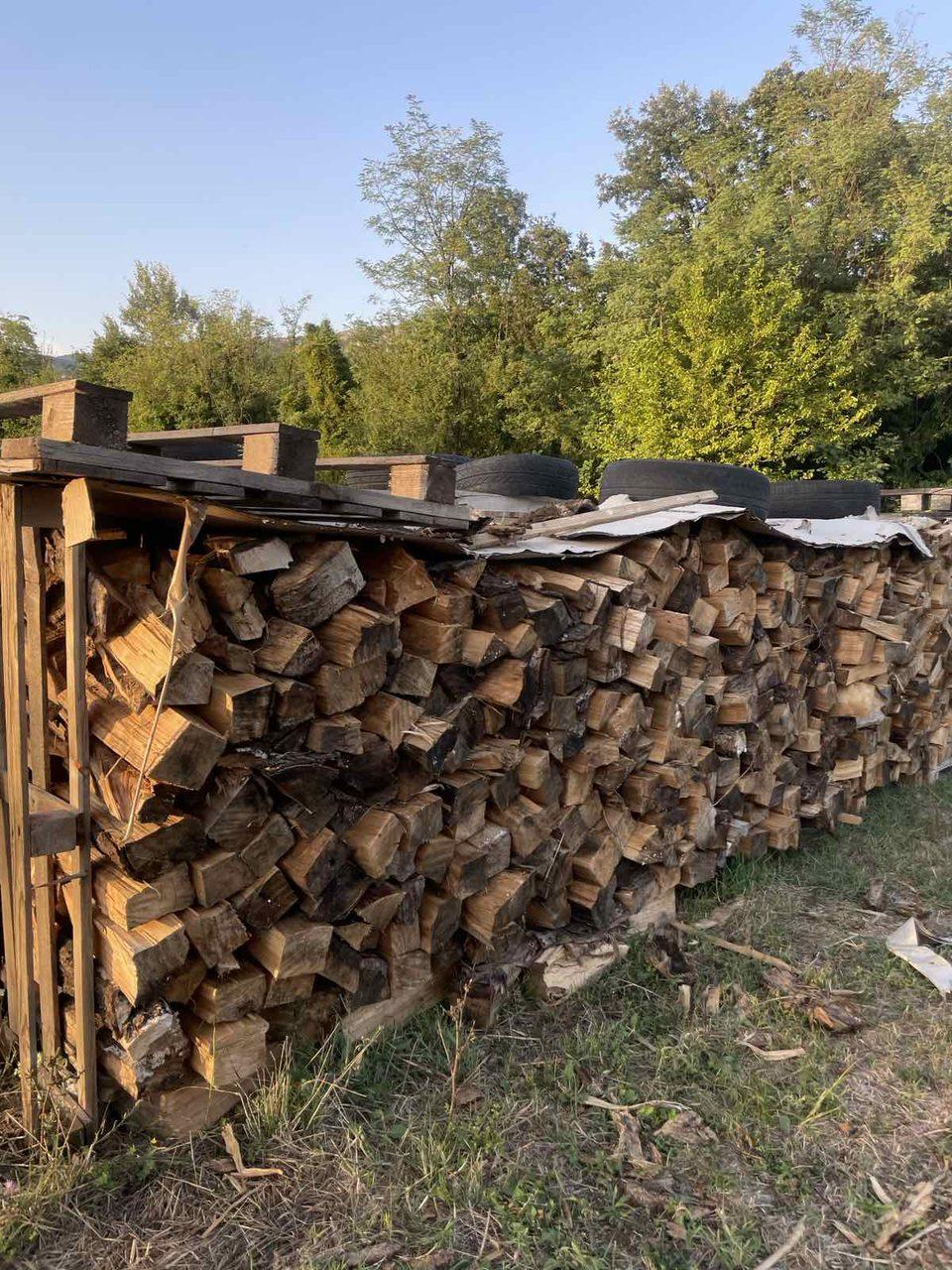 Prodajem iscijepana drva za grijanje
