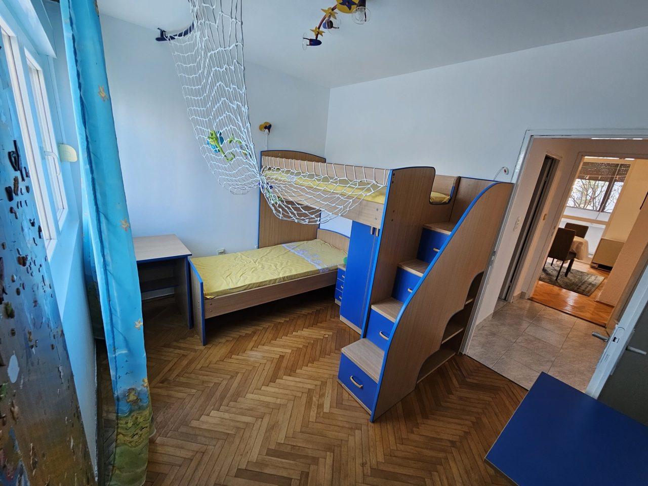Prodajem komplet dječju sobu