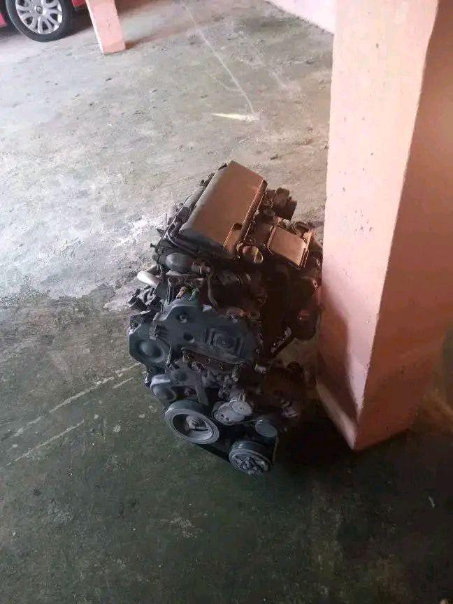 KOMPLETAN. MOTOR. . OD. CITROENA. C3. 1.4. HDI. SA. PAPIRIMA KONTAKT. MIKAN TELE