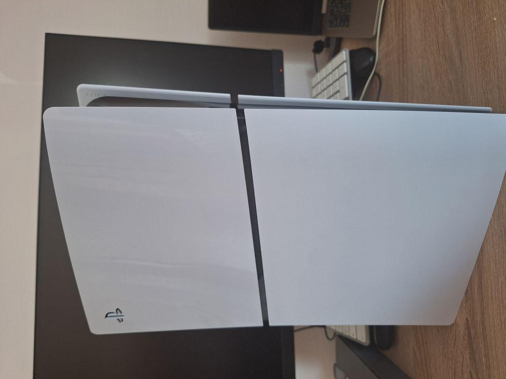 Ps5 slim digital 1TB sa garancijom