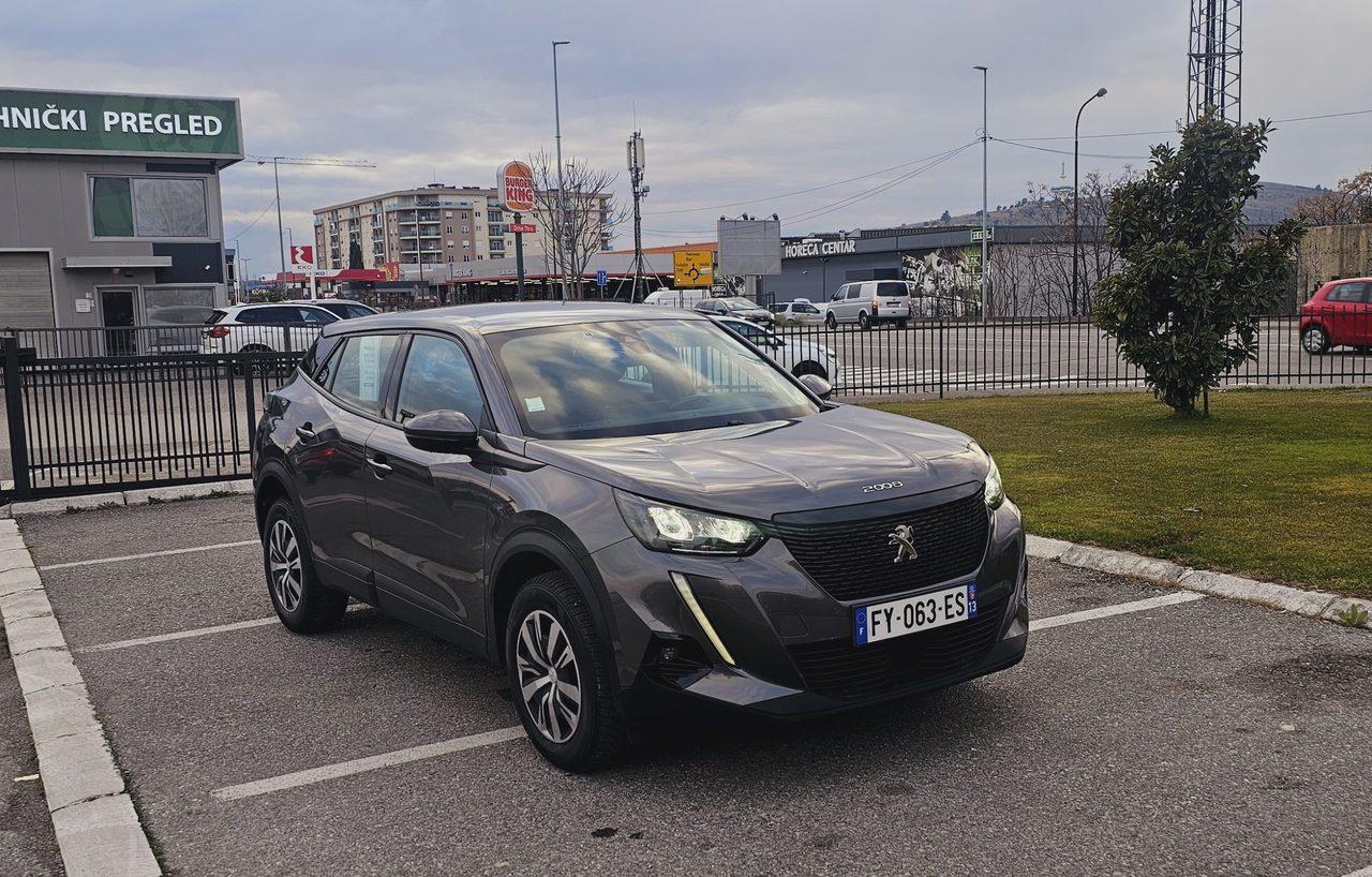 Prodaje se Peugeot 2008