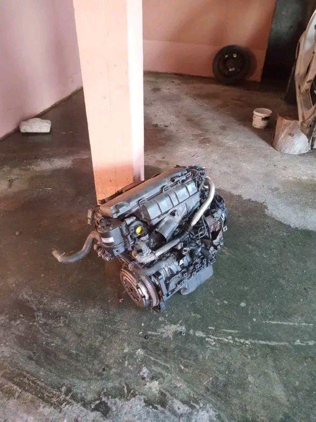 KOMPLETAN. MOTOR. OD. CITROENA C3. 1.4. HDI. 50. KW. SA. PAPIRIMA. : MOTOR. SE.