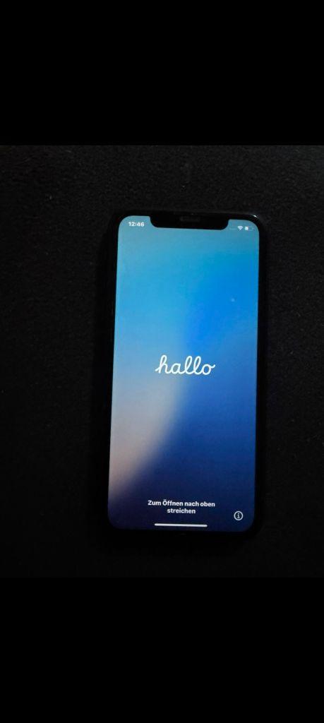 IPHONE 11 , odlicno ocuvan, 190eura