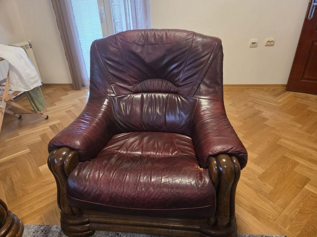Prodajem garnituru povoljno