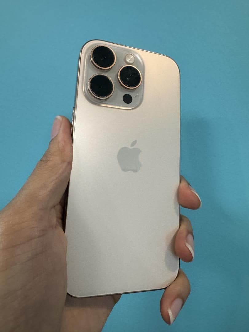 Prodajem jeftin iPhone 16 Pro