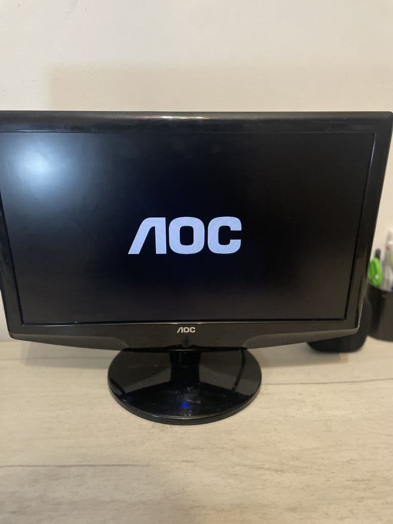 Prodajem monitor