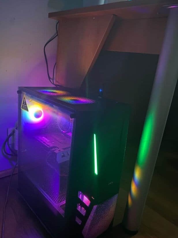 Gamer i5-14400F / RTX 4060 / 32GB DDR5 – Star 6 meseci (Garancija)