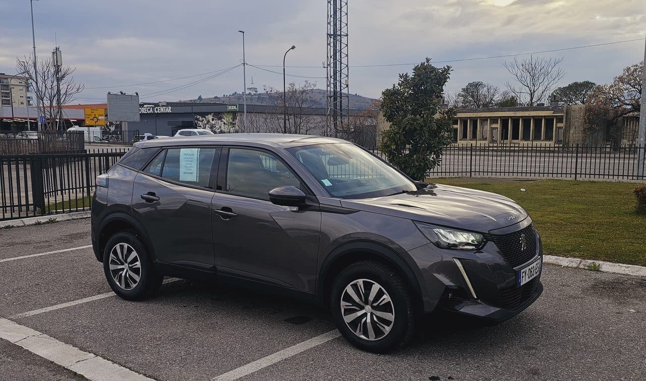 Prodaje se Peugeot 2008 (fotografija 5)