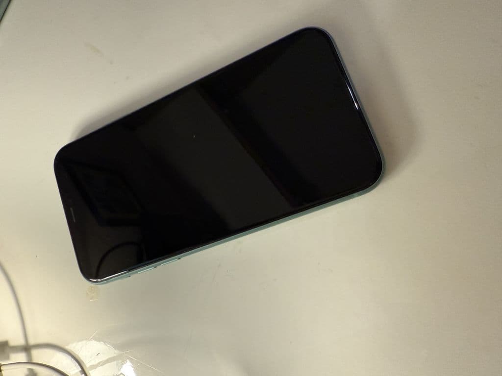 Prodajem iphone 11